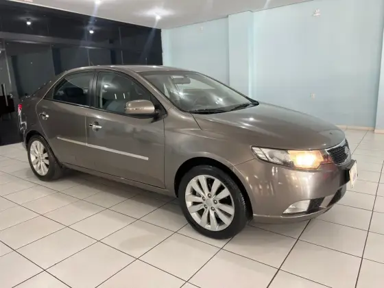 KIA CERATO 1.6 SX3 16V GASOLINA 4P AUTOMÁTICO