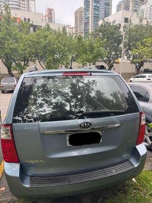 KIA-CARNIVAL-2014