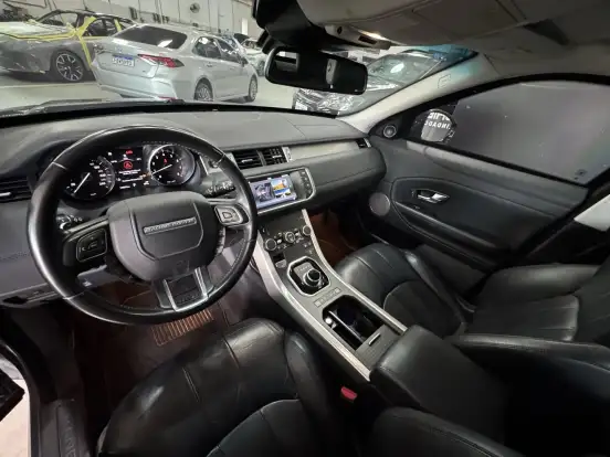 LAND ROVER-RANGE ROVER EVOQUE-2.0 SE 4WD 16V FLEX 4P AUTOMÁTICO LAND ROVER-RANGE ROVER EVOQUE-2018