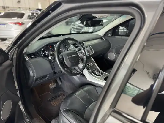 LAND ROVER-RANGE ROVER EVOQUE-2.0 SE 4WD 16V FLEX 4P AUTOMÁTICO LAND ROVER-RANGE ROVER EVOQUE-2018