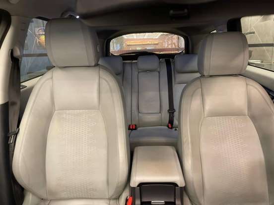 LAND ROVER-DISCOVERY SPORT-2015