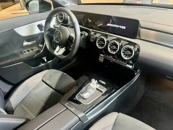 MERCEDES-BENZ-CLA 35 AMG-2.0 MHEV 4MATIC 8G-DCT MERCEDES-BENZ-CLA 35 AMG-2025