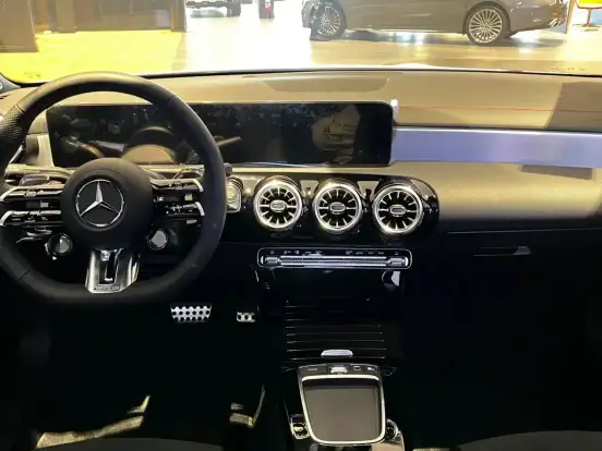 MERCEDES-BENZ-CLA 35 AMG-2.0 MHEV 4MATIC 8G-DCT MERCEDES-BENZ-CLA 35 AMG-2025