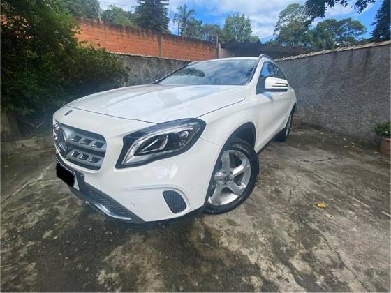 MERCEDES-BENZ GLA 200 1.6 CGI FLEX ADVANCE 7G-DCT