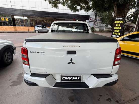 MITSUBISHI-L200 TRITON-2.4 16V TURBO DIESEL GL CD 4X4 MANUAL MITSUBISHI-L200 TRITON-2022