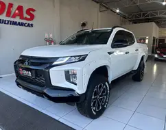 MITSUBISHI L200 TRITON 2.4 16V TURBO DIESEL SPORT HPE-S CD 4P 4X4 AUTOMÁTICO MITSUBISHI L200 TRITON 2.4 16V TURBO DIESEL SPORT HPE-S CD 4P 4X4 AUTOMÁTICO