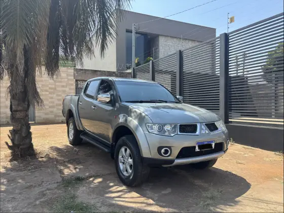 MITSUBISHI L200 TRITON 3.2 HPE 4X4 CD 16V TURBO INTERCOOLER DIESEL 4P AUTOMÁTICO