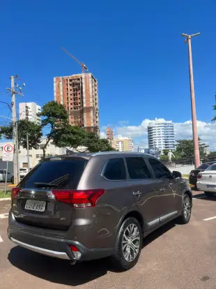 MITSUBISHI-OUTLANDER-2017
