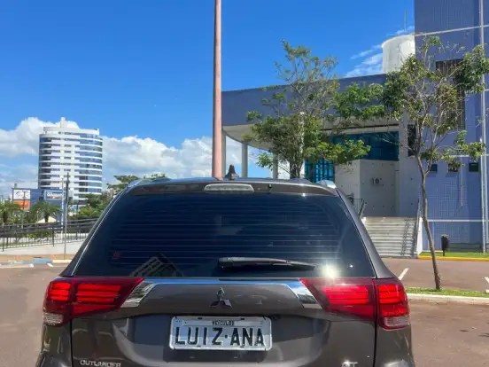 MITSUBISHI-OUTLANDER-3.0 GT 4X4 V6 24V GASOLINA 4P AUTOMÁTICO MITSUBISHI-OUTLANDER-2017