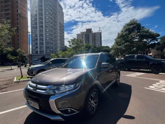 MITSUBISHI-OUTLANDER-3.0 GT 4X4 V6 24V GASOLINA 4P AUTOMÁTICO MITSUBISHI-OUTLANDER-2017