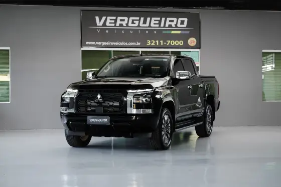 MITSUBISHI TRITON 2.4 BITURBO DIESEL CD HPE 4X4 AUTOMÁTICO MITSUBISHI TRITON 2.4 BITURBO DIESEL CD HPE 4X4 AUTOMÁTICO