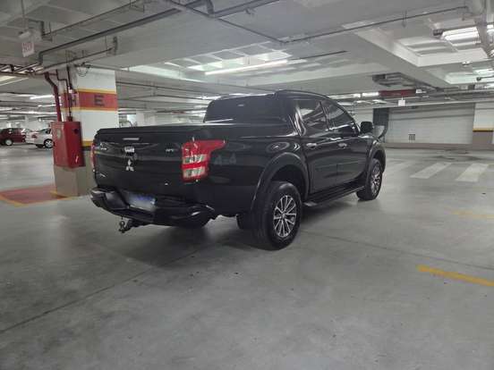 MITSUBISHI-L200 TRITON-2.4 16V TURBO DIESEL OUTDOOR HPE-S CD 4X4 AUTOMÁTICO MITSUBISHI-L200 TRITON-2021