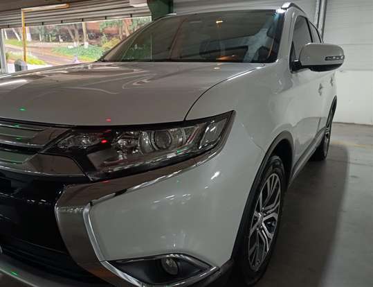 MITSUBISHI-OUTLANDER-2.0 16V GASOLINA 4P AUTOMÁTICO MITSUBISHI-OUTLANDER-2015
