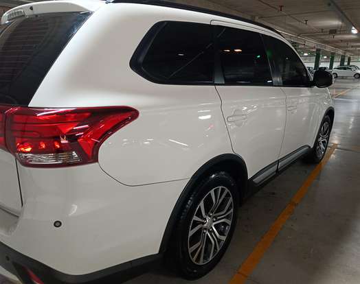 MITSUBISHI-OUTLANDER-2.0 16V GASOLINA 4P AUTOMÁTICO MITSUBISHI-OUTLANDER-2015