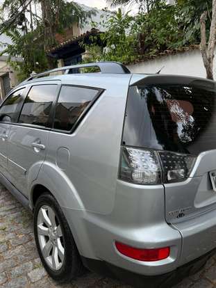 MITSUBISHI-OUTLANDER-2010