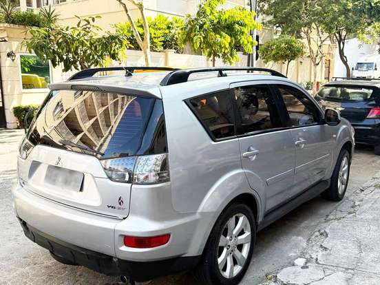 MITSUBISHI-OUTLANDER-3.0 GT 4X4 V6 24V GASOLINA 4P AUTOMÁTICO MITSUBISHI-OUTLANDER-2010