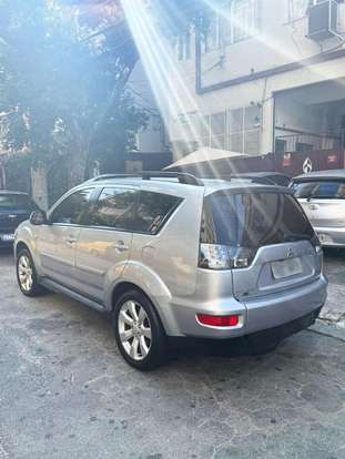 MITSUBISHI-OUTLANDER-2010