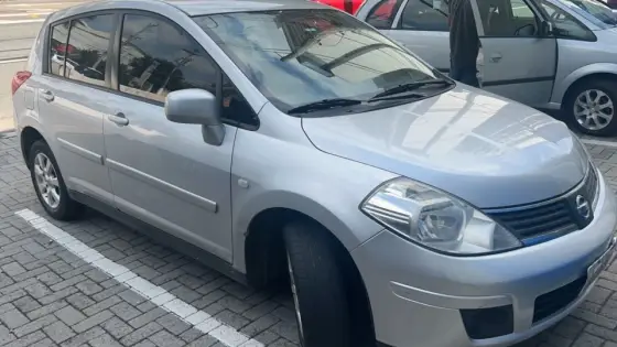 NISSAN TIIDA 1.8 S 16V FLEX 4P AUTOMÁTICO