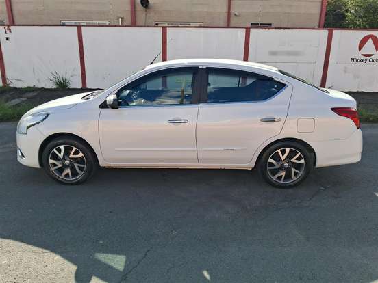 NISSAN-VERSA-2017