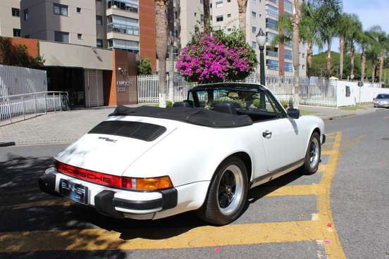 PORSCHE-911-1983