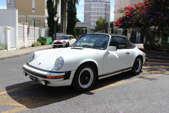 PORSCHE-911-1983