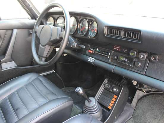 PORSCHE-911-3.0 GASOLINA 2P MANUAL PORSCHE-911-1983