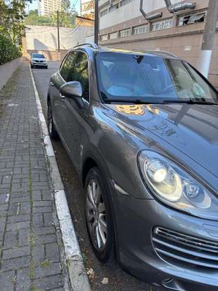 PORSCHE-CAYENNE-2013