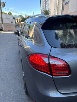 PORSCHE-CAYENNE-2013