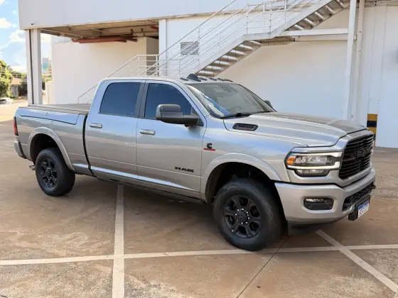 RAM 3500 6.7 I6 TURBO DIESEL LARAMIE NIGHT EDITION CD 4X4  AUTOMÁTICO