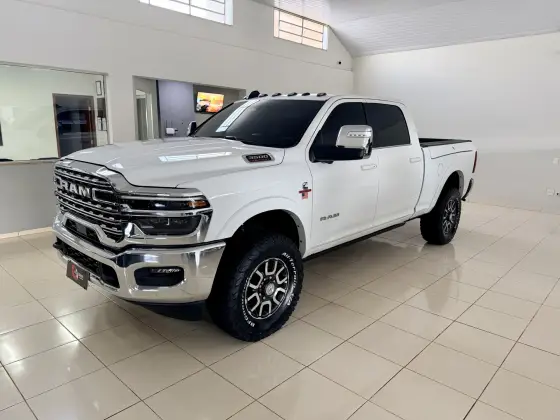 RAM 3500 6.7 I6 TURBO DIESEL LIMITED LONGHORN CD 4X4  AUTOMÁTICO