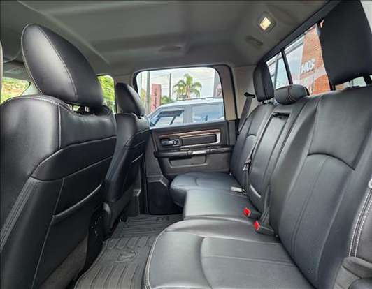 RAM-CLASSIC-5.7 V8 GASOLINA LARAMIE NIGHT EDITION CD 4X4 AUTOMÁTICO RAM-CLASSIC-2022