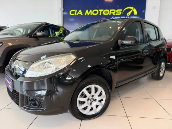 RENAULT SANDERO 1.0 EXPRESSION 16V FLEX 4P MANUAL RENAULT SANDERO 1.0 EXPRESSION 16V FLEX 4P MANUAL