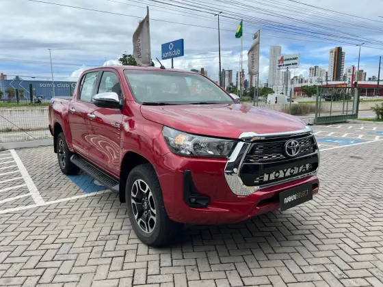 TOYOTA HILUX 2.8 D-4D TURBO DIESEL CD SRV 4X4 AUTOMÁTICO