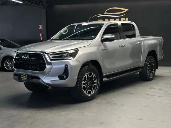TOYOTA HILUX 2.8 D-4D TURBO DIESEL CD SRX 4X4 AUTOMÁTICO