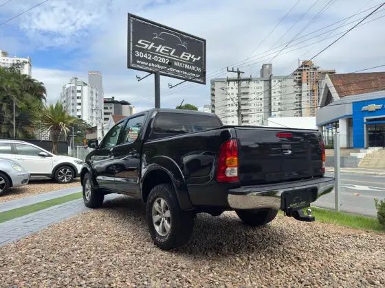 TOYOTA HILUX 3.0 SRV 4X4 CD 16V TURBO INTERCOOLER DIESEL 4P AUTOMÁTICO TOYOTA HILUX 3.0 SRV 4X4 CD 16V TURBO INTERCOOLER DIESEL 4P AUTOMÁTICO