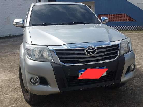 TOYOTA-HILUX-2.7 SRV 4X2 CD 16V FLEX 4P AUTOMÁTICO TOYOTA-HILUX-2014