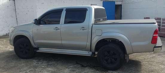 TOYOTA-HILUX-2.7 SRV 4X2 CD 16V FLEX 4P AUTOMÁTICO TOYOTA-HILUX-2014