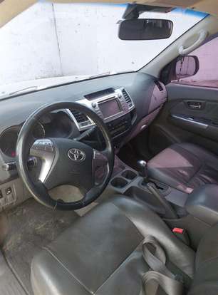 TOYOTA-HILUX-2014