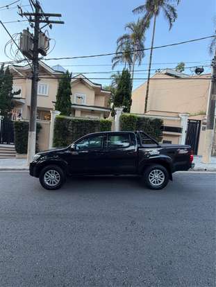 TOYOTA-HILUX-2012