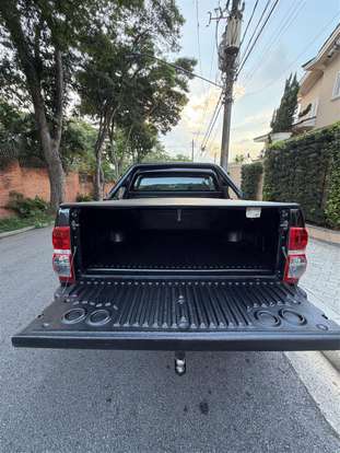 TOYOTA-HILUX-2012