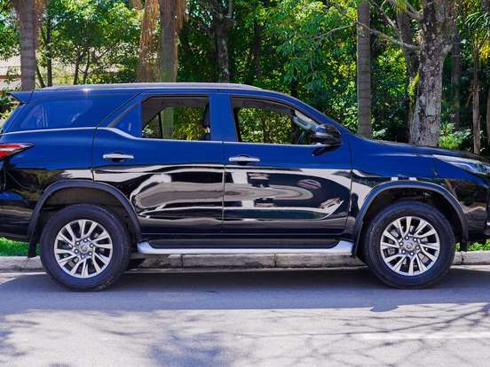 TOYOTA-HILUX SW4-2.8 D-4D TURBO DIESEL SRX 7L 4X4 AUTOMÁTICO TOYOTA-HILUX SW4-2020