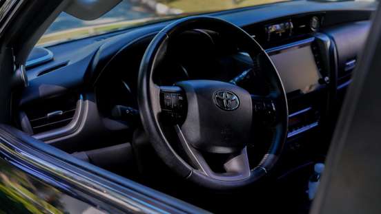 TOYOTA-HILUX SW4-2020