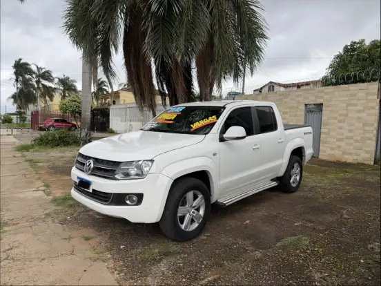 VOLKSWAGEN-AMAROK-2012