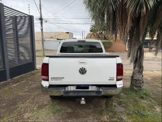VOLKSWAGEN-AMAROK-2012