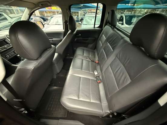 VOLKSWAGEN-AMAROK-2013