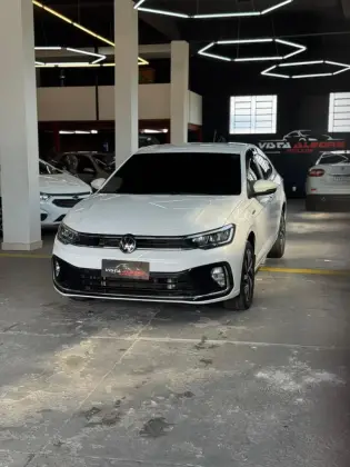 VOLKSWAGEN VIRTUS 1.0 200 TSI HIGHLINE AUTOMÁTICO