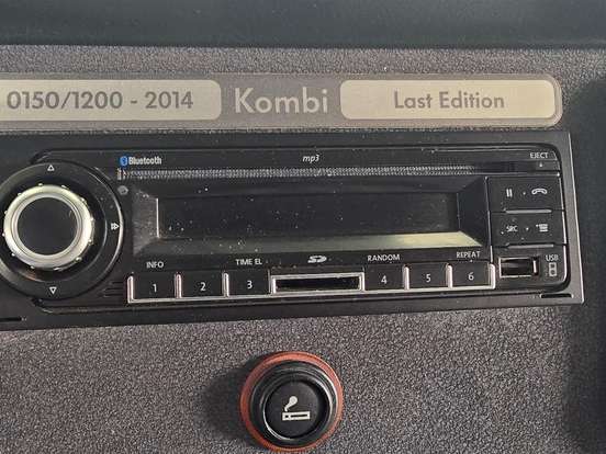 VOLKSWAGEN-KOMBI-1.4 LAST EDITION 8V FLEX 4P MANUAL VOLKSWAGEN-KOMBI-2014