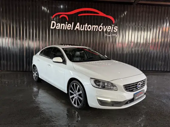 VOLVO S60 2.0 T4 MOMENTUM GASOLINA 4P AUTOMÁTICO