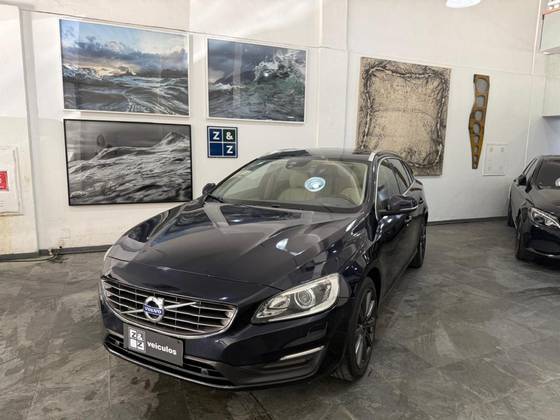 VOLVO V60 2.0 T4 MOMENTUM GASOLINA 4P AUTOMÁTICO