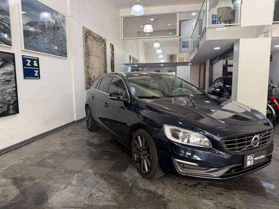 VOLVO-V60-2017